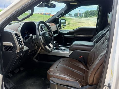 Used 2015 Ford F150 Platinum w/ Equipment Group 701A Luxury AWD/4WD image 15