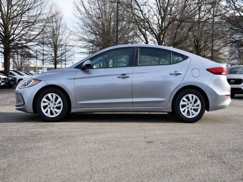 Used 2017 Hyundai Elantra SE w/ Cargo Package image 4
