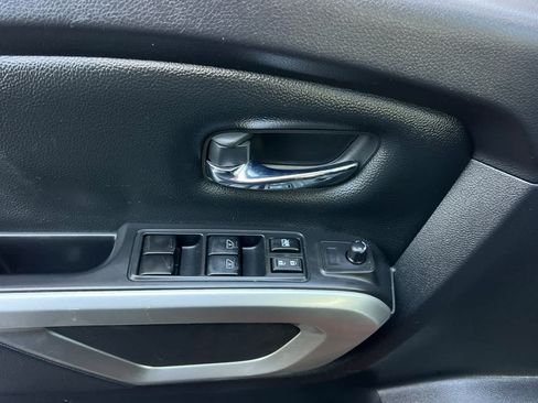 Used 2022 Nissan Titan SV AWD/4WD image 13