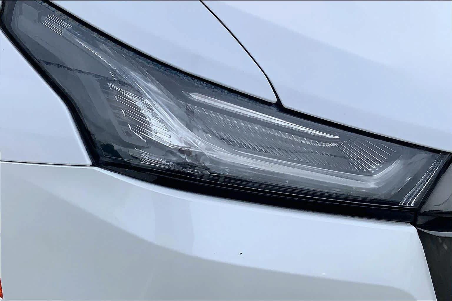 Used 2023 Chevrolet Traverse RS FWD image 26