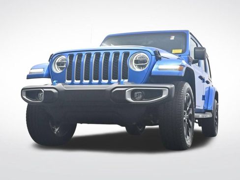 Used 2022 Jeep Wrangler Unlimited Sahara AWD/4WD image 30