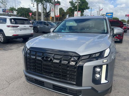 Used 2025 Hyundai Palisade SEL image 2