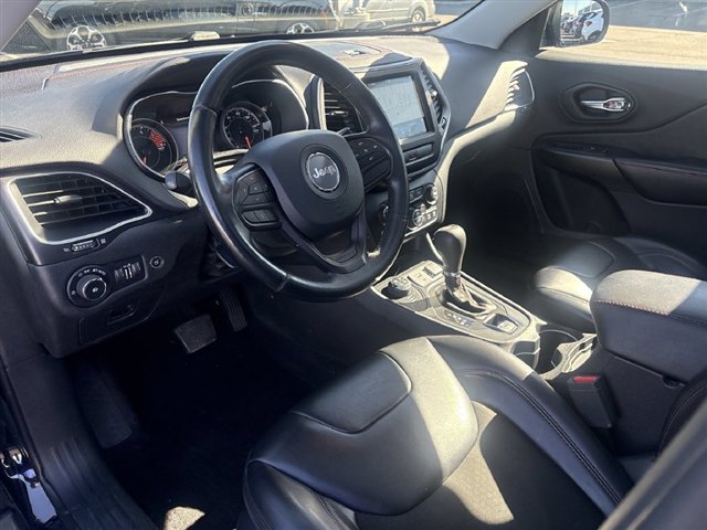 Used 2019 Jeep Cherokee Trailhawk w/ Comfort/Convenience Group AWD/4WD image 10