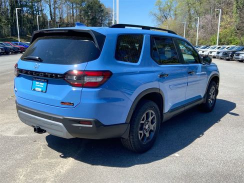 New 2025 Honda Pilot TrailSport image 4