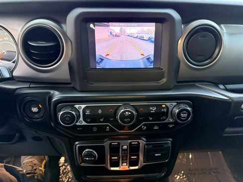 Used 2020 Jeep Gladiator Sport w/ Quick Order Package 24S AWD/4WD image 30