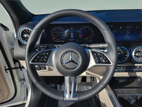 Certified 2025 Mercedes-Benz GLB 250 image 27