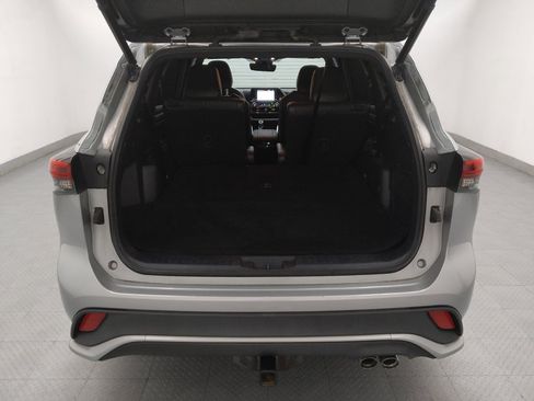 Used 2021 Toyota Highlander XSE FWD image 29
