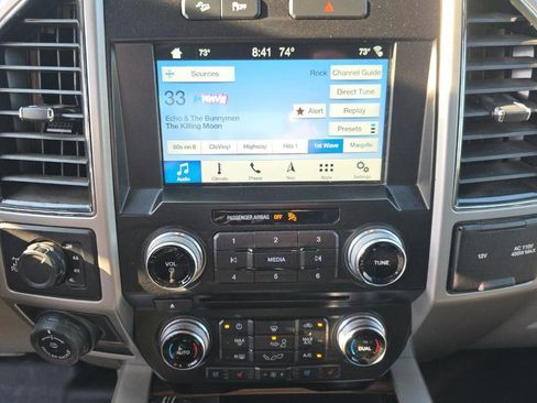 Used 2017 Ford F150 Lariat w/ Equipment Group 502A Luxury AWD/4WD image 14