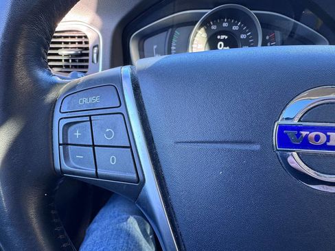 Used 2018 Volvo V60 T5 Dynamic w/ Protection Package image 12