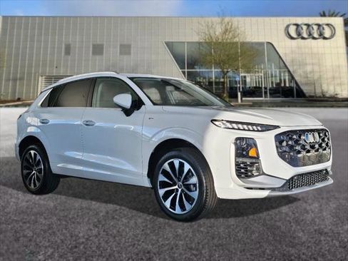 New 2026 Audi Q3 quattro 2.0T image 1