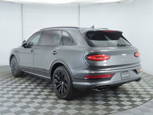 Used 2023 Bentley Bentayga Extended Wheelbase image 7