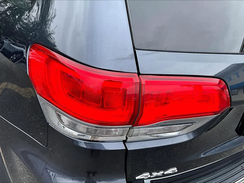 Used 2014 Jeep Grand Cherokee Overland w/ Advanced Technology Group AWD/4WD image 27