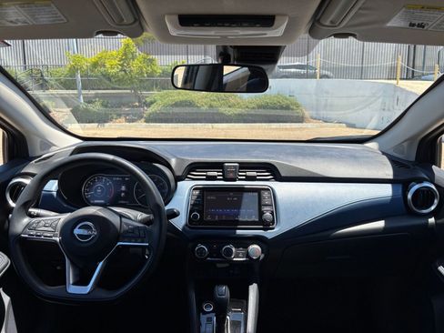Used 2025 Nissan Versa SV FWD image 31