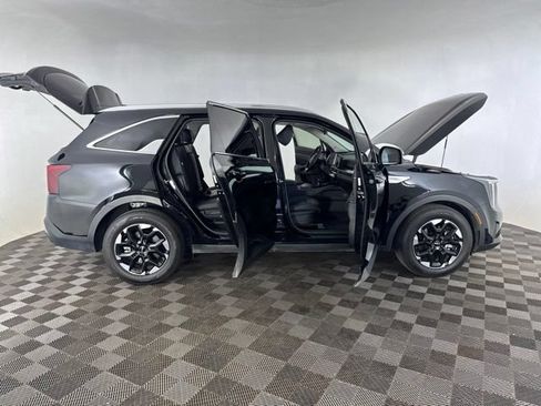 Certified 2024 Kia Sorento S w/ Panoramic Sunroof Package FWD image 15