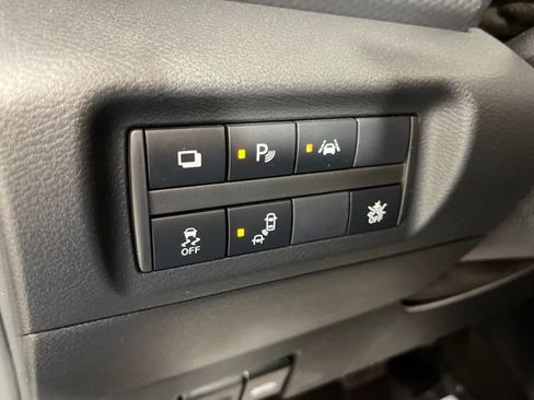 Certified 2025 Nissan Kicks Play S FWD image 30