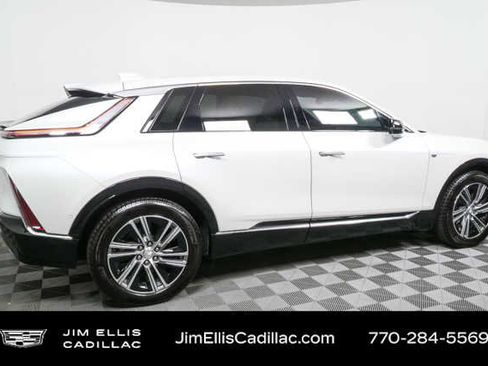 Certified 2024 Cadillac Lyriq Luxury image 2