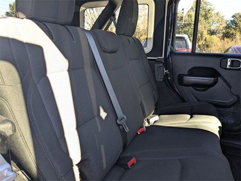 Used 2019 Jeep Wrangler Unlimited Sport S image 29