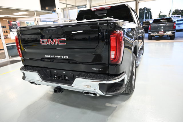 Used 2025 GMC Sierra 1500 SLT w/ SLT Premium Plus Package AWD/4WD image 5