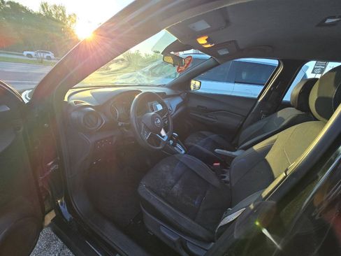 Used 2020 Nissan Kicks S FWD image 21