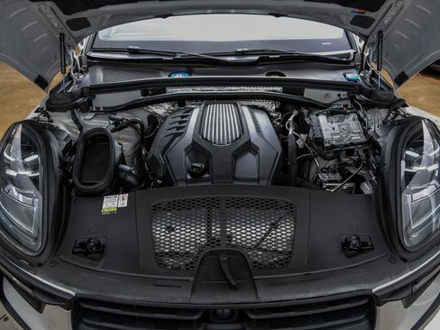 Used 2023 Porsche Macan AWD/4WD image 63