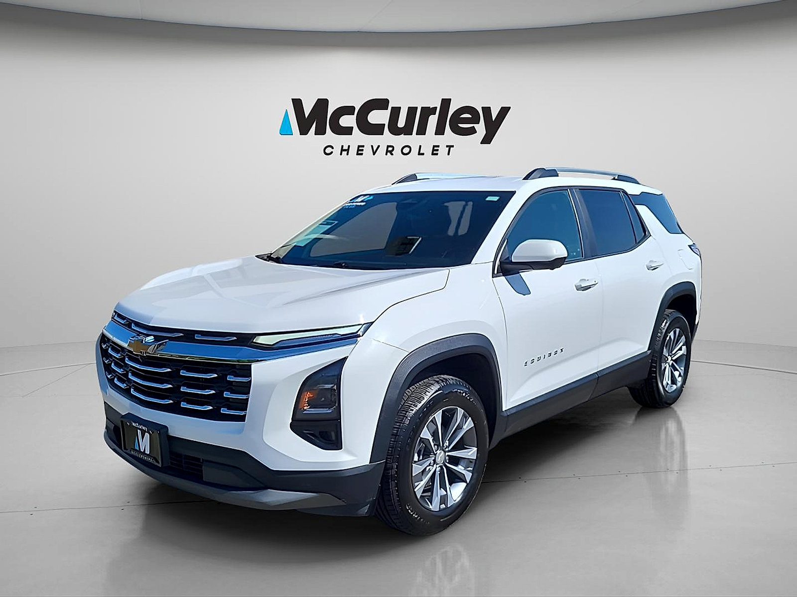 Used 2025 Chevrolet Equinox LT w/ Convenience Package II AWD/4WD image 3