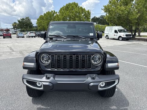 Used 2026 Jeep Gladiator Sport AWD/4WD image 3