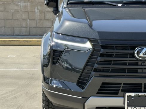 New 2026 Lexus GX 550 AWD/4WD image 7