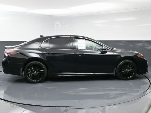 Used 2022 Toyota Camry XSE image 8