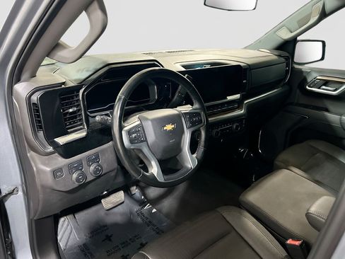 Used 2023 Chevrolet Silverado 1500 LT w/ Protection Package AWD/4WD image 7
