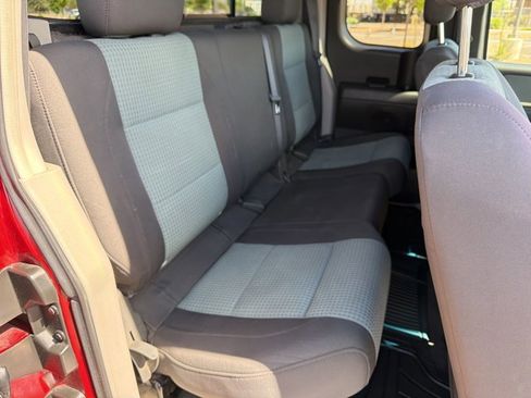 Used 2004 Nissan Titan SE w/ (Pop) Se Popular Pkg W/Bench image 17