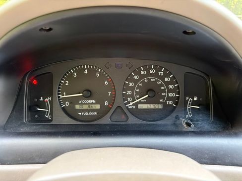 Used 1998 Toyota Corolla FWD image 21