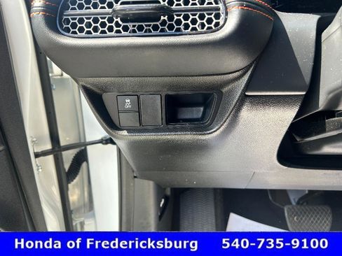 Certified 2025 Honda HR-V Sport image 24