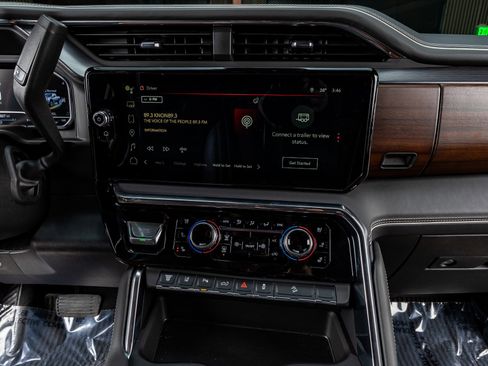 Used 2025 GMC Sierra 2500 Denali Ultimate image 24