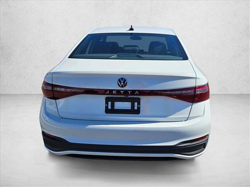 Used 2025 Volkswagen Jetta Sport image 7