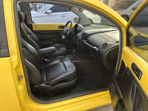 Used 2009 Volkswagen Beetle Coupe image 5