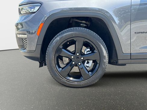 Certified 2024 Jeep Grand Cherokee L Limited w/ Black Appearance Package AWD/4WD image 12