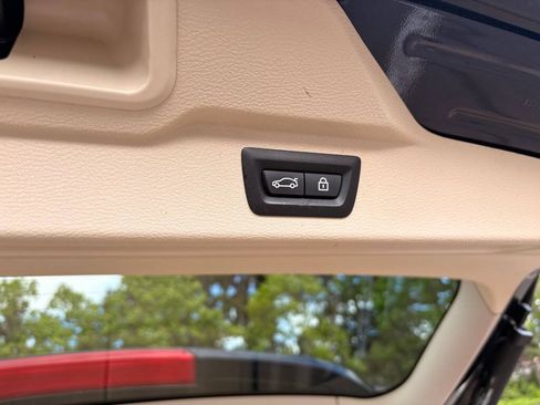 Used 2015 BMW X5 xDrive50i AWD/4WD image 19