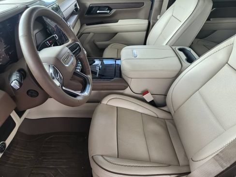 Used 2025 GMC Yukon Denali w/ Sun & Power Step Package RWD image 12