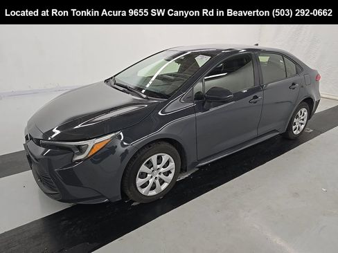 Used 2023 Toyota Corolla LE FWD image 3