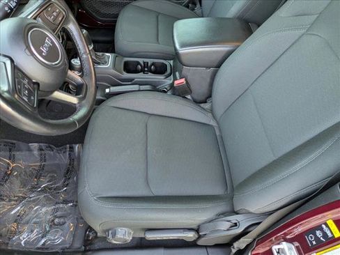 Used 2022 Jeep Gladiator Sport image 15