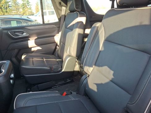 Used 2023 GMC Yukon SLT w/ SLT Premium Package image 13