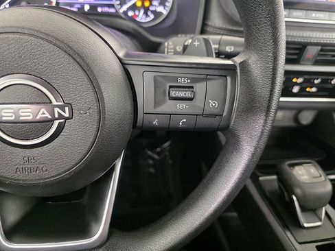 Used 2023 Nissan Rogue S AWD/4WD image 32