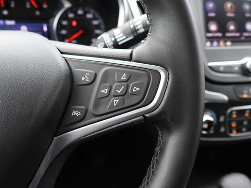 Used 2023 Chevrolet Equinox LT image 7