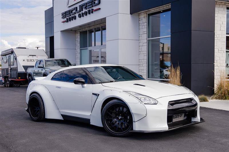 Used 2015 Nissan GT-R Black Edition AWD/4WD image 1