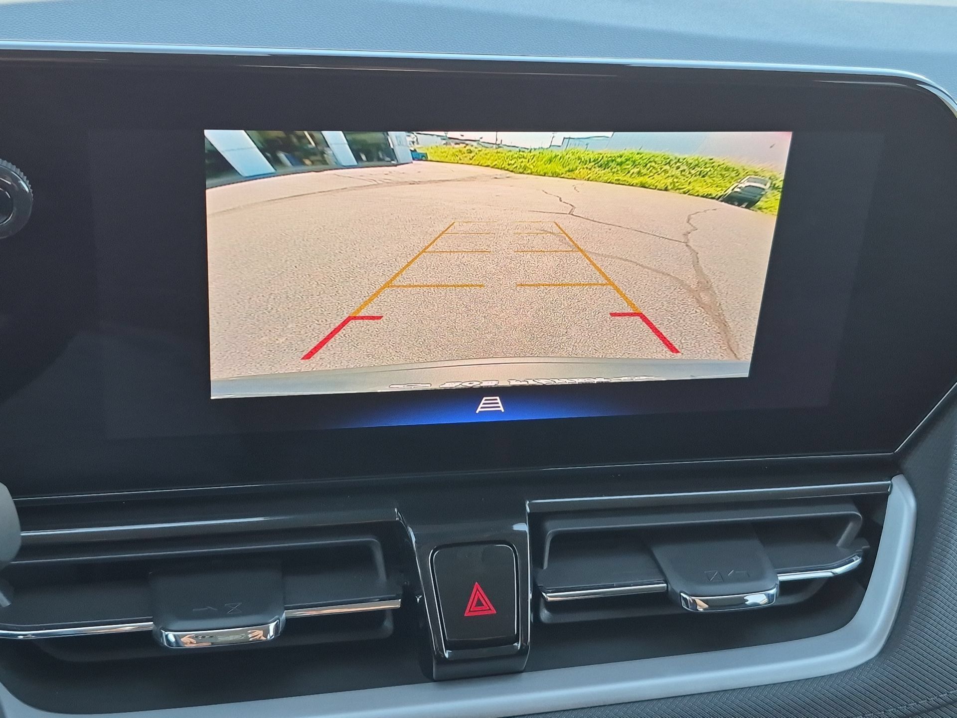 Used 2026 Chevrolet TrailBlazer LT w/ Convenience Package FWD image 14