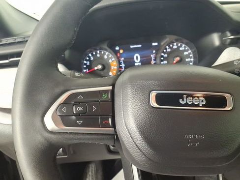 Used 2024 Jeep Compass Latitude AWD/4WD image 16