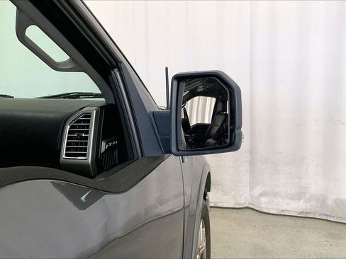 Used 2015 Ford F150 Lariat RWD image 11