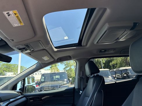 Used 2024 Honda Odyssey Elite image 13