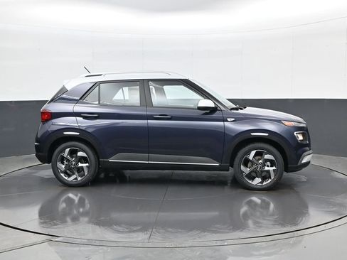 New 2026 Hyundai Venue SEL image 4