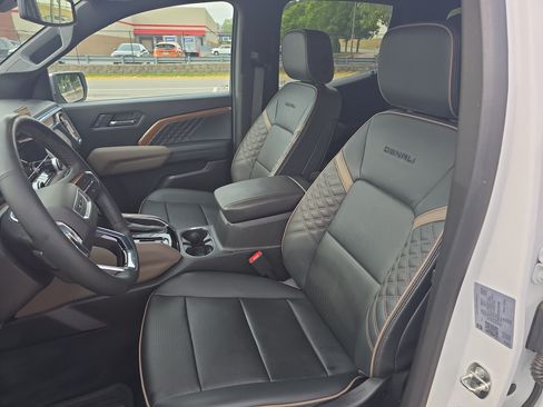 Used 2023 GMC Canyon Denali AWD/4WD image 14